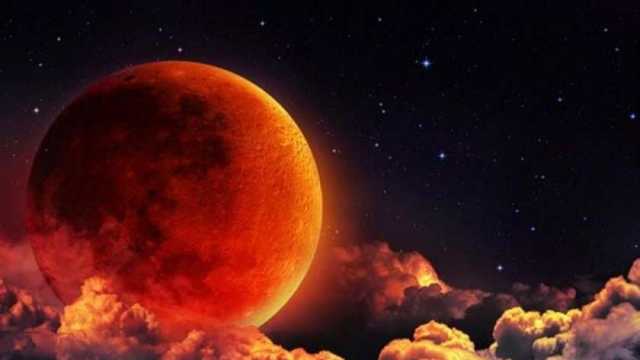 «القمر هيختفي ويظهر نجم أكبر من الشمس».. ظاهرة فلكية تحدث بعد ساعات
