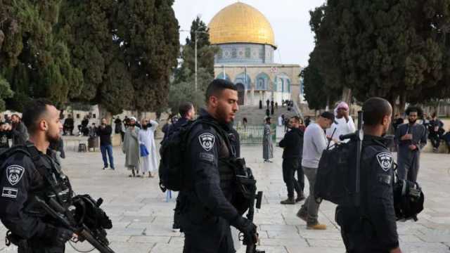 مستوطنون يقتحمون المسجد الأقصى.. وإسرائيل تمنع الطلبة من الوصول لمدارسهم
