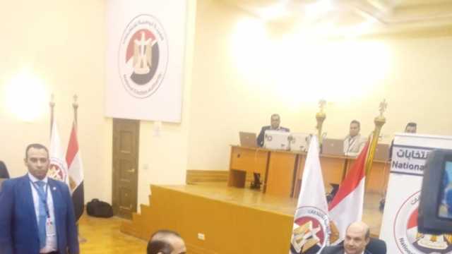 المستشار محمود فوزي يقدم أوراق المرشح الرئاسي السيد عبدالفتاح السيسي لـ«الوطنية للانتخابات»