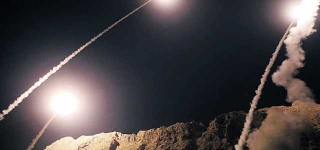 الصواريخ الإيرانية البالستية تحلق فوق محافظة البصرة العراقية