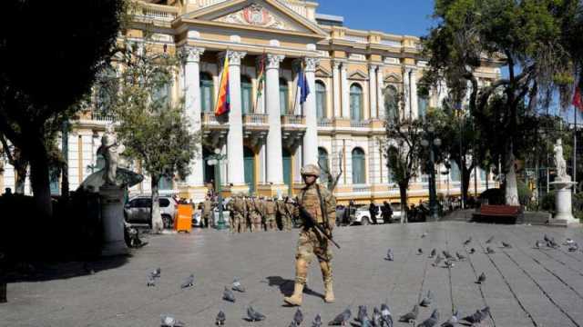 «رويترز»: مركبات مدرعة وجنود ينسحبون من ساحة القصر الرئاسي في بوليفيا