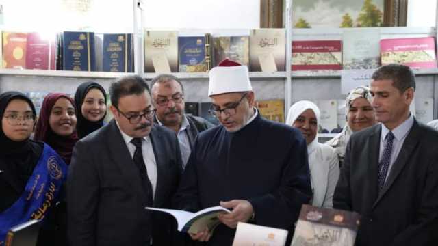 رئيس جامعة الأزهر يفتتح معرضا للكتاب بالدراسات الإسلامية والعربية للبنات