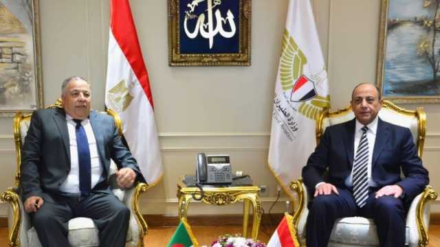 وزير الطيران يبحث مع السفير الجزائري تعزيز سبل التعاون المشترك
