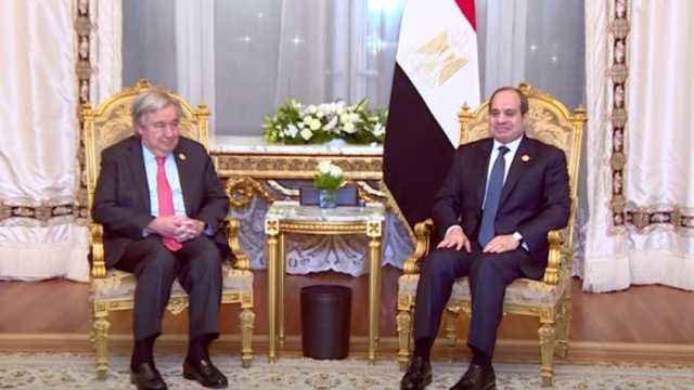 الرئيس السيسي يستقبل الأمين العام للأمم المتحدة على هامش قمة القاهرة للسلام