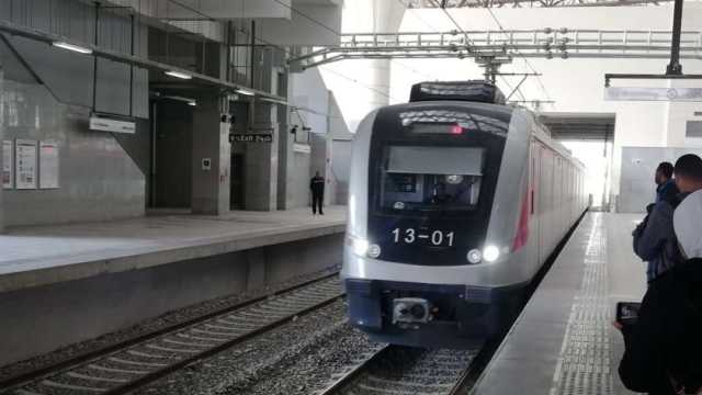 «النقل»: القطار الكهربائي السريع نواة للربط السككي بين الدول العربية