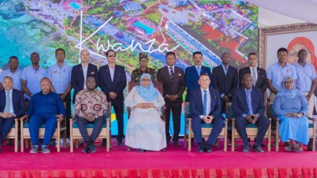 رئيسة تنزانيا تفتتح أول فندق مصري في أفريقيا (صور)