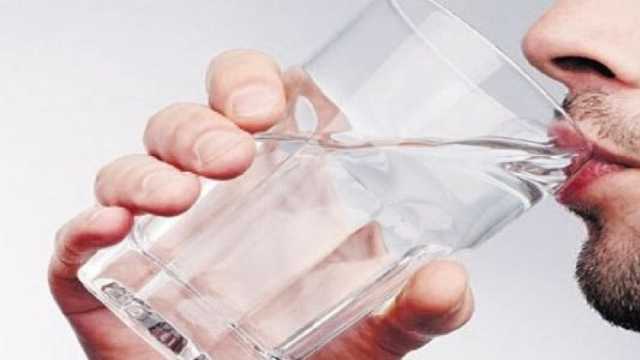 5 طرق لزيادة استهلاك المياه وتعزيز صحة الجسم.. عادة يومية مهمة