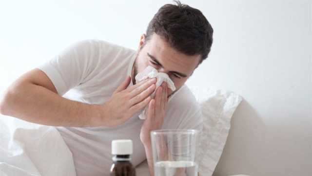 هل هناك فرق بين الإنفلونزا ونزلات البرد؟.. «الصحة» تحذر من الخلط بينهما