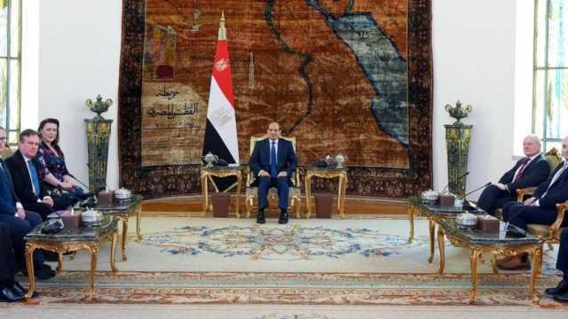 السيسي: الوضع في غزة لا يحتمل تأجيل التوصل إلى حلول حاسمة لوقف إطلاق النار