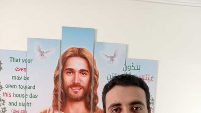 «بيشوي» أول مسيحي يدرس الدين الإسلامي للطلاب: بستعين بالإنترنت لمعرفة شرح الآيات