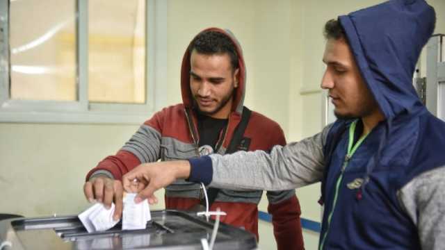 «محمد» و«حسين» أصدقاء في العمل والتصويت الانتخابي: المشاركة واجب وطني