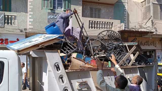 حملات مكبرة لإزالة الإشغالات وتنظيف الشوارع بكفر الشيخ