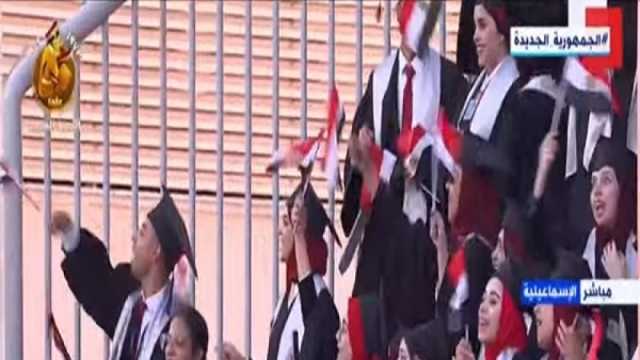 شباب الجامعات يستعدون لاحتفالية أوائل الخريجين على نغمات أغنية «تحيا مصر»