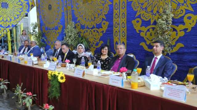 تكريم رئيس الطائفة الإنجيلية في إفطار مدرسة السلام ببنها