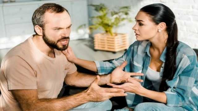 كيفية التعامل مع الزوج الغاضب.. 7 نصائح تعيده هادئا