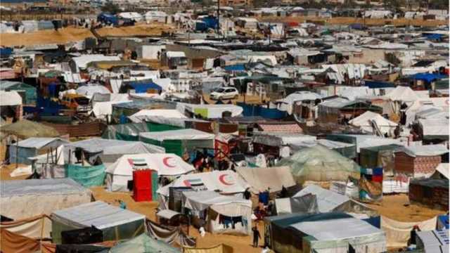 كيف يتغلب الفلسطينيون على شدة الحر في مخيمات النزوح؟