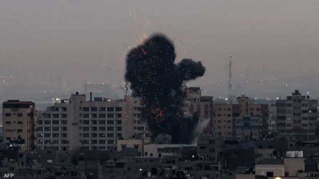 «القاهرة الإخبارية»: 20 شهيدا وإصابات إثر قصف إسرائيلي لـ11 منزلا برفح الفلسطينية