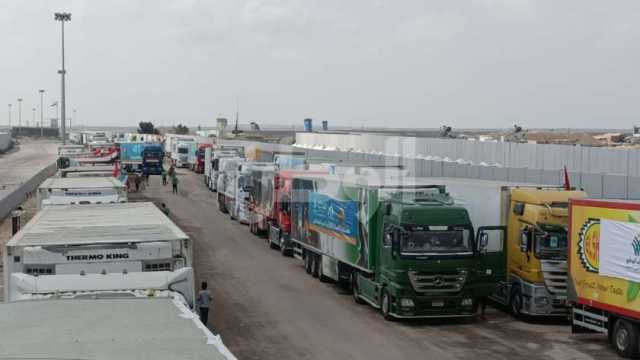 «القاهرة الإخبارية»: قافلة المساعدات الإنسانية الثانية لقطاع غزة تضم 17 شاحنة