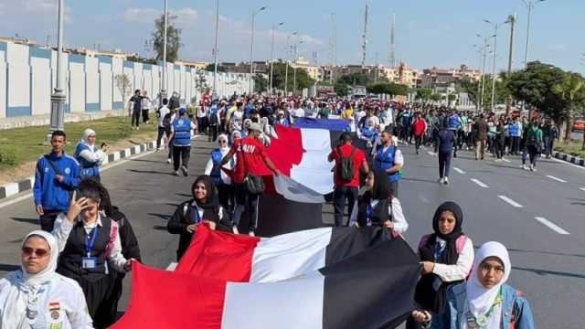 جامعة القناة تطلق مبادرة «بداية» بمسيرة طلابية في شوارع الإسماعيلية