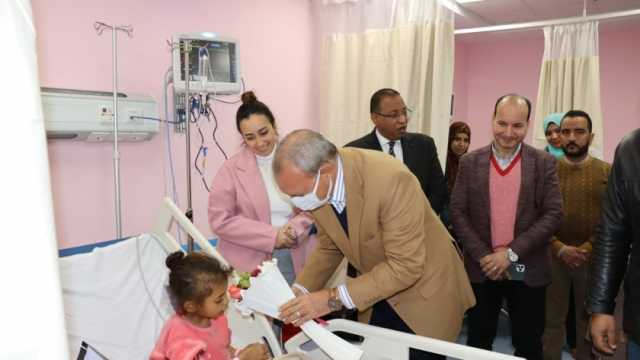 محافظ القليوبية يطمئن على 3 من أطفال فلسطينيين يتلقون العلاج بمستشفى القناطر