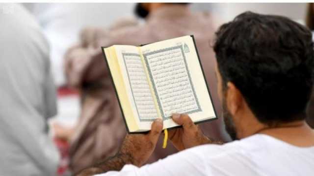 ما حكم رد السلام أثناء قراءة القرآن؟.. «الإفتاء» تجيب