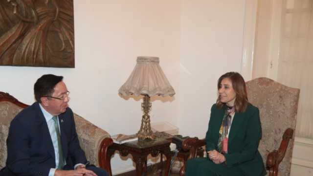 وزيرة الثقافة تبحث دعم التعاون المشترك مع سفير كازاخستان بالقاهرة