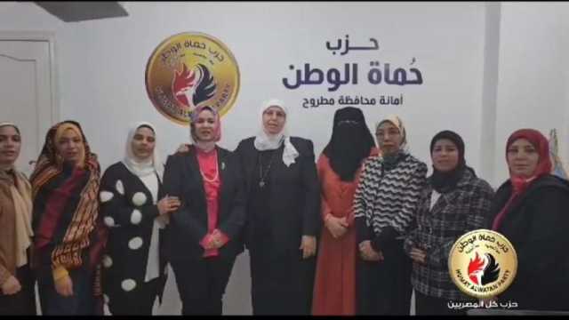 نساء مطروح للرئيس السيسي: «عظيمات مصر وراك يا ريس»