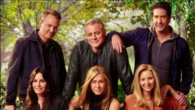 نجوم «Friends» في حالة صعبة بعد وفاة ماثيو بيري