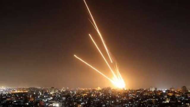 الفصائل الفلسطينية تطلق صاروخا يصيب قاعدة إسرائيلية بها أسلحة نووية