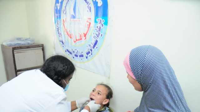 الكشف على 992 طفلا في قافلة طبية لجامعة كفر الشيخ بقرية بني بكار