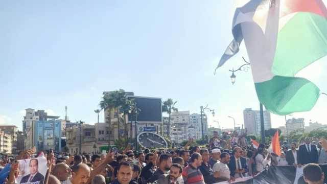 بالعلم المصري والتكبير.. الآلاف دمياط يدعمون قرارات الرئيس: القدس عربية