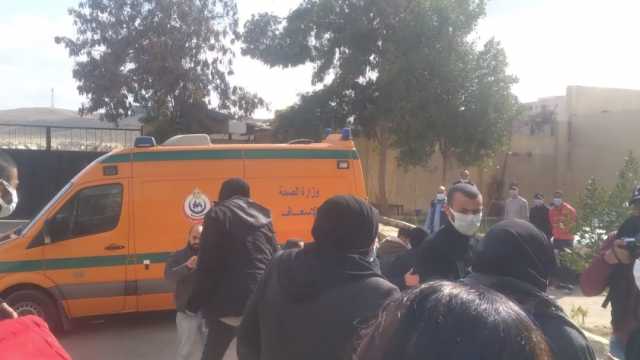 إصابة 21 شخصا في انقلاب سيارة ميكروباص بصحراوي المنيا 