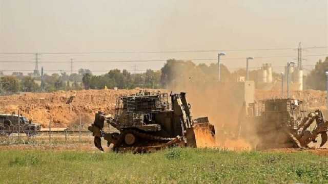 «القاهرة الإخبارية»: آليات الاحتلال تطلق النار بكثافة على مخيم النصيرات في غزة