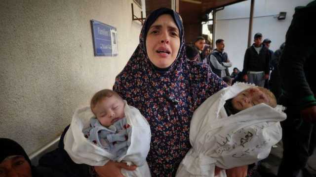 «مين يقول لي ماما».. فلسطينية تفقد طفليها التوأم بعد 6 أشهر من ولادتهما
