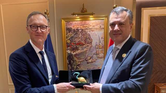 وزير السياحة والآثار يبحث مع سفير لاتفيا بالقاهرة تعزيز التعاون المشترك