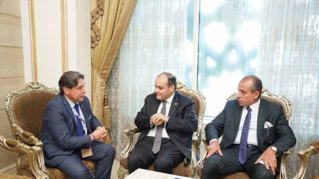 وزير التجارة يبحث مع مسؤولي عدد من الشركات العالمية خططها للتوسع في السوق المصري