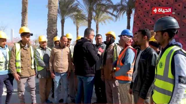 عمرو الليثي يفاجئ العاملين بالعاصمة الإدارية الجديدة (فيديو)