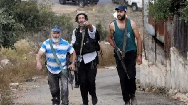 المستوطنون يواصلون اعتداءاتهم على الفلسطينيين بالضفة الغربية المحتلة