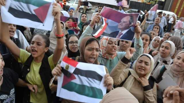 مظاهرات في 9 جامعات مصرية تأييدا لقرارات الرئيس وتنديدا بالاعتداء على الفلسطينيين