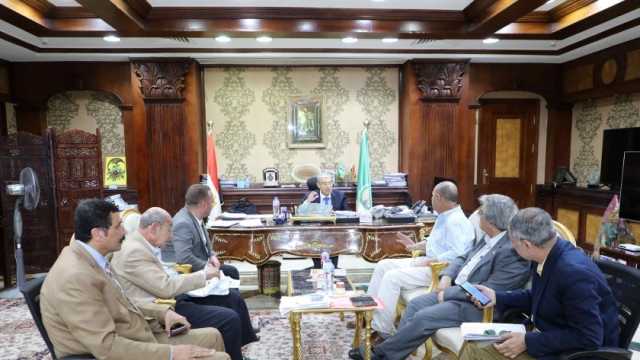 محافظ المنيا يلتقي نواب البرلمان لحل مشكلات المواطنين