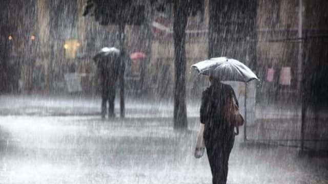 «الأرصاد»: أمطار غزيرة على مناطق متفرقة من القاهرة الكبرى