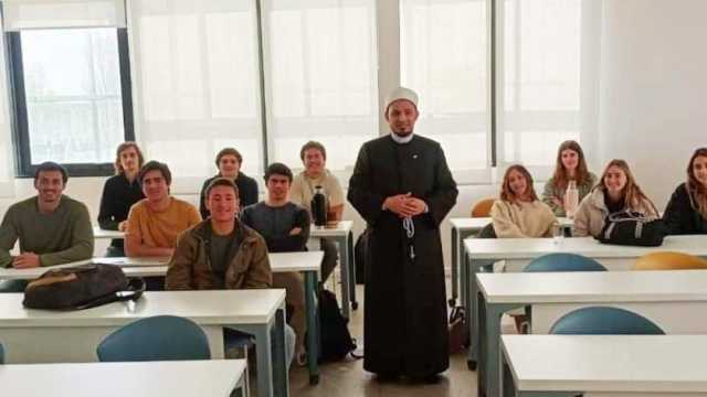 موفد «الأوقاف» بأوروجواي يلقي محاضرة في جامعة مونتيفيديو بمناسبة مولد النبي