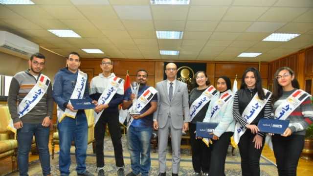 رئيس جامعة أسيوط: حوافز مادية للطلاب الفائزين بكأس مسابقة عباقرة الجامعات