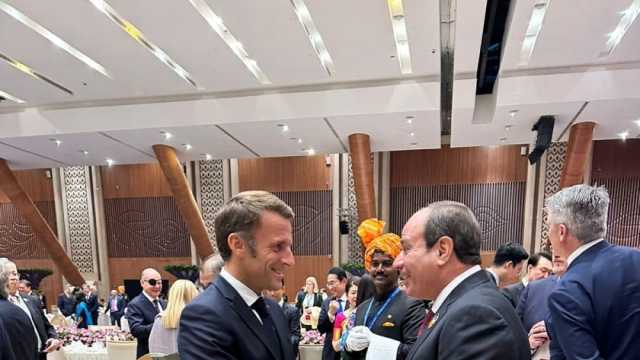 الرئيس السيسي يعقد لقاء جانبيا مع نظيره الفرنسي على هامش قمة العشرين