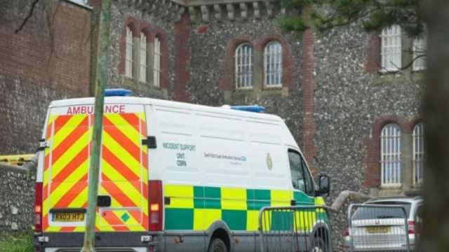 إصابة 10 نزلاء بالتسمم في أحد سجون بريطانيا.. «الكاري السبب»