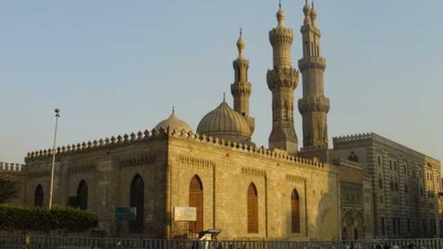 مصادر: غلق الساحة الخارجية لمسجد السيدة عائشة للتطوير.. وإعادة الافتتاح في رمضان