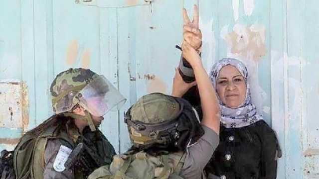 المرأة الفلسطينية.. أيقونة المقاومة ورمز النضال والصمود ضد الاحتلال