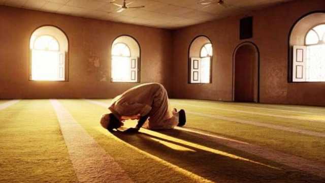 متى يبدأ وقت صلاة التهجد في المساجد؟