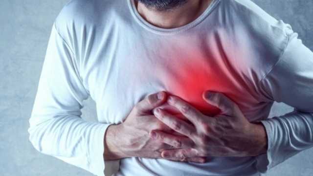 هل تزيد معدلات الوفاة بالأزمات القلبية في الشتاء؟.. طبيب يجيب