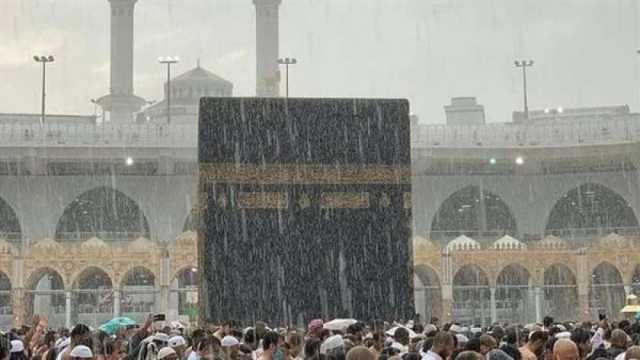 السعودية ترفع الإنذار البرتقالي في مكة.. تشهد أمطارا تصل لحد السيول